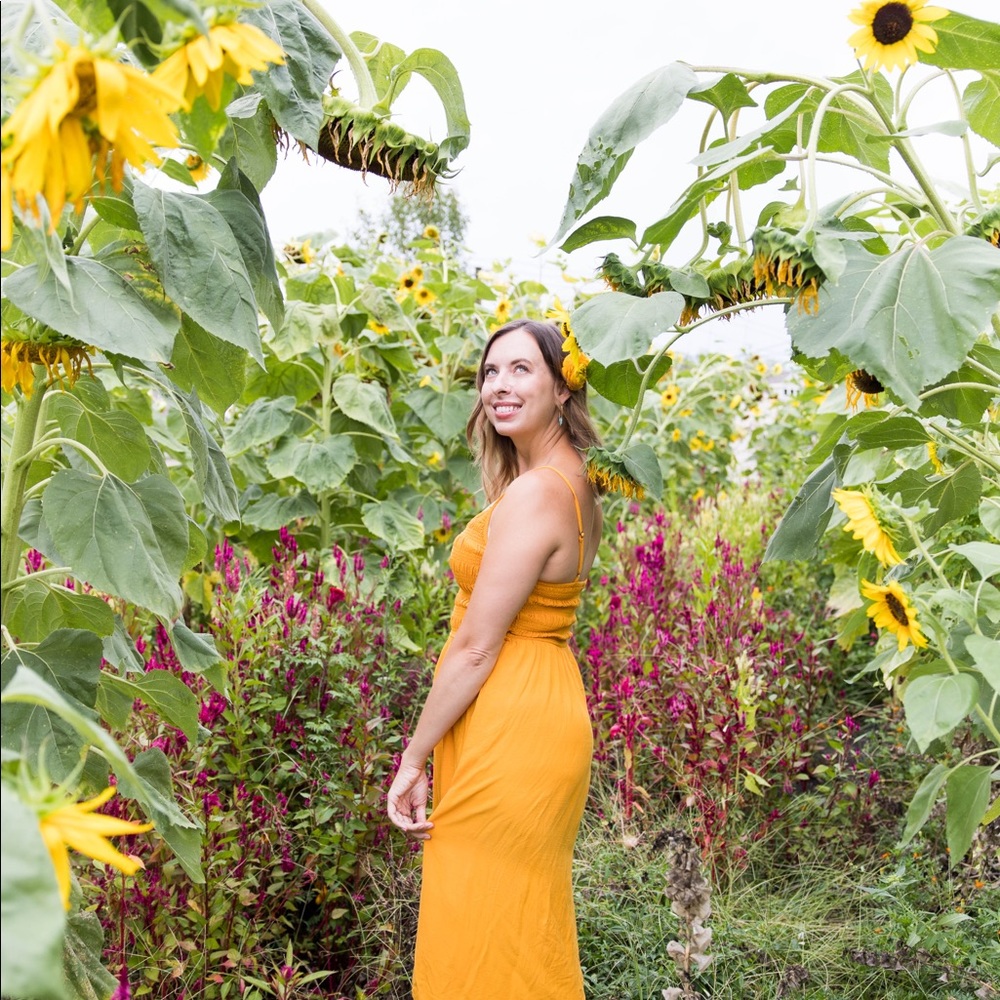 Getting rid of my things so I can move to an island 🌴